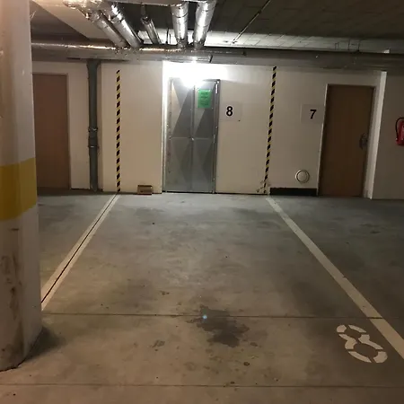 Elite - Cajkovskeho, *